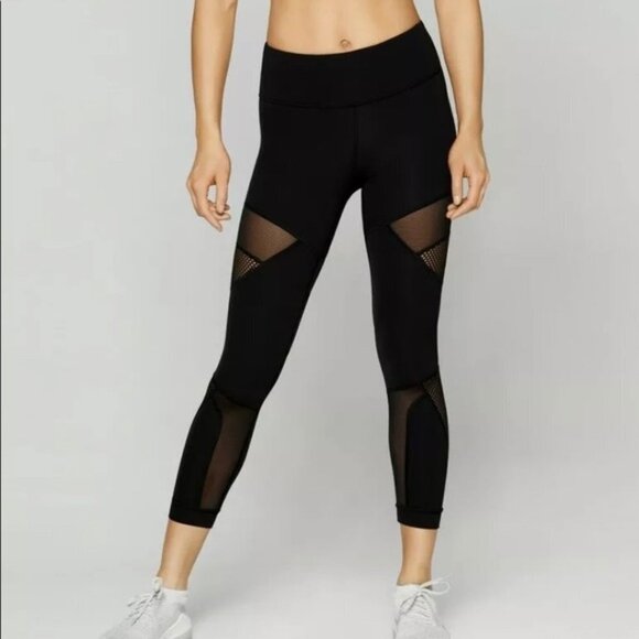 * NWT Lululemon Lab Limited Edition Exclusive Union Crop - Size 4 - Black - Picture 9 of 9